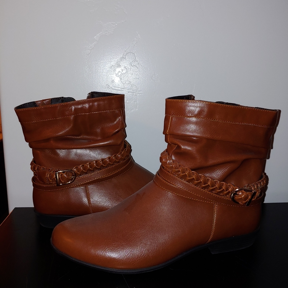 Women's tan boots
